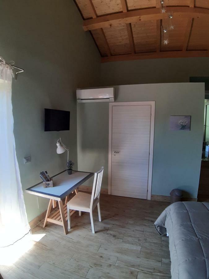 L.T. Metis Hotel Acireale Bagian luar foto